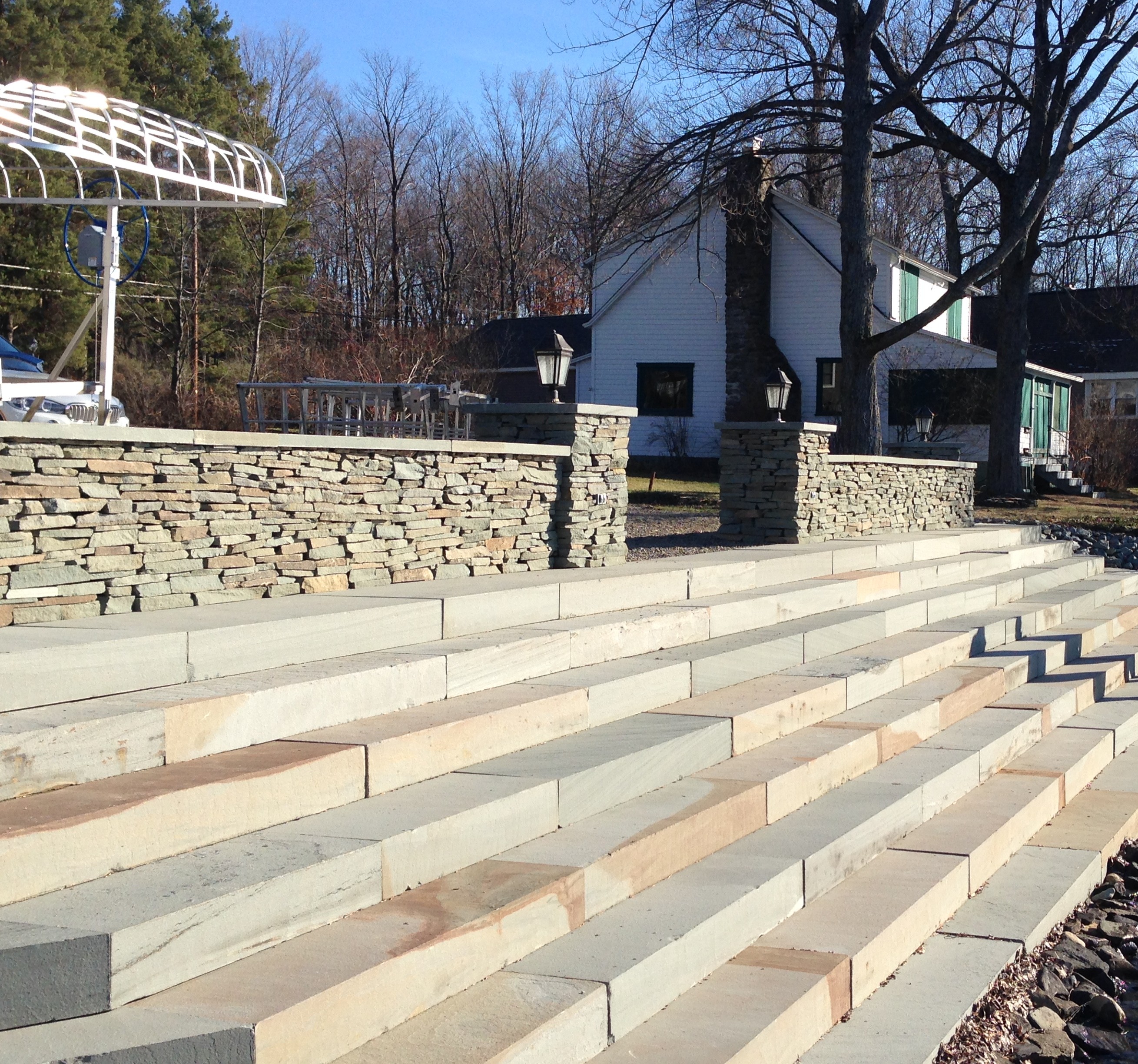 Professional wallstone retaining wall project using Pennsylvania stone